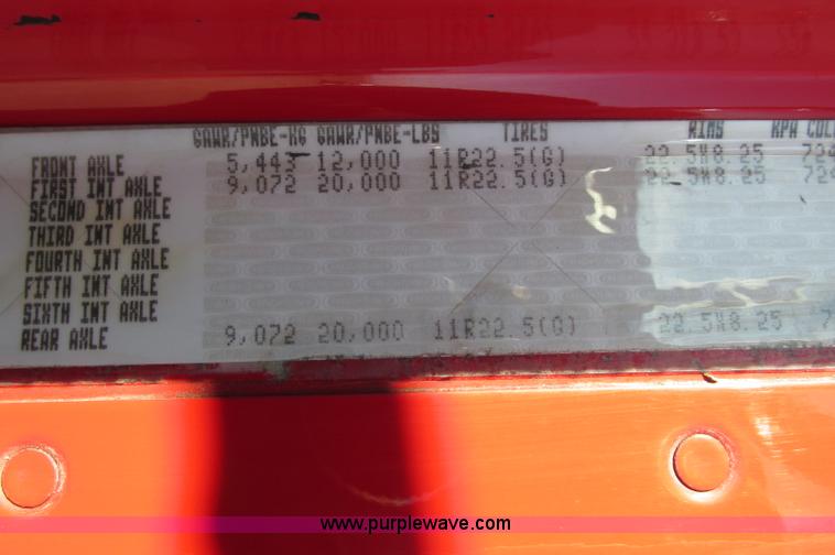 image for item E5218 2007 Freightliner Columbia semi truck