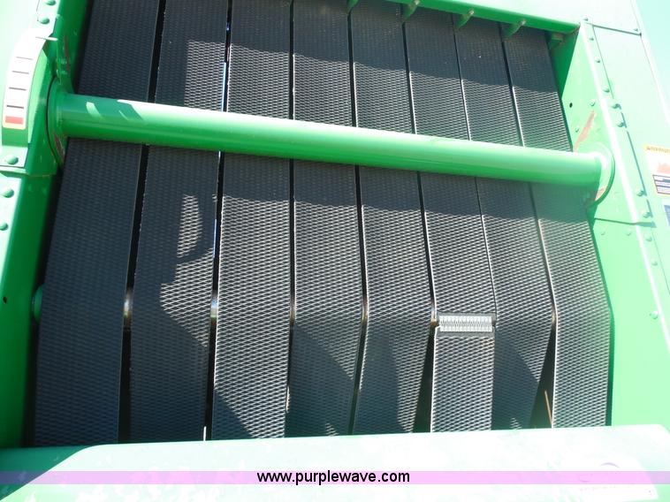 image for item E7737 2008 John Deere 568 round baler