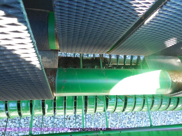 image for item E7737 2008 John Deere 568 round baler