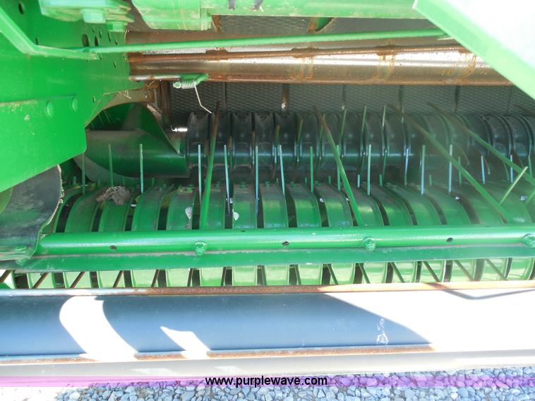 image for item E7737 2008 John Deere 568 round baler
