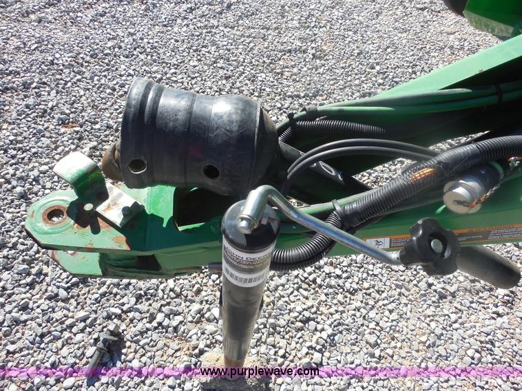 image for item E7737 2008 John Deere 568 round baler