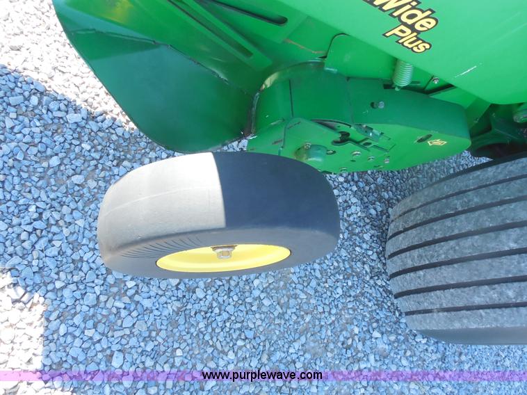 image for item E7737 2008 John Deere 568 round baler