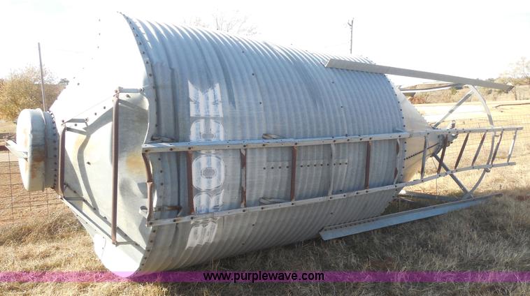 image for item F3196 Grain bin