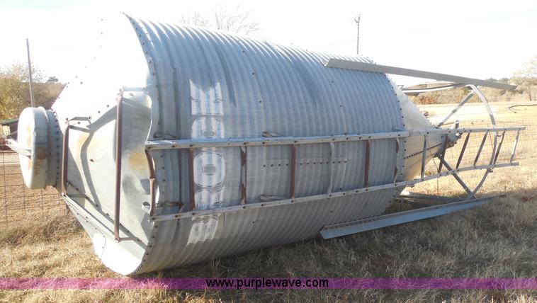 image for item F3196 Grain bin