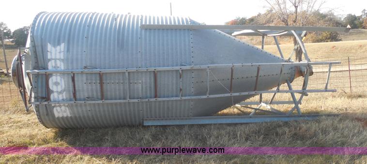 image for item F3196 Grain bin
