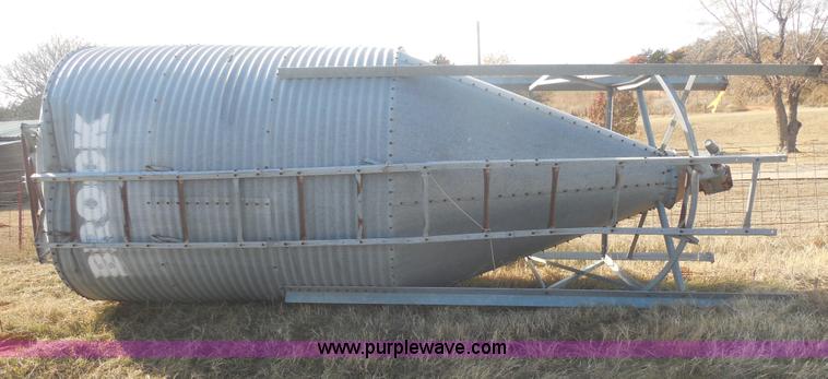 image for item F3196 Grain bin