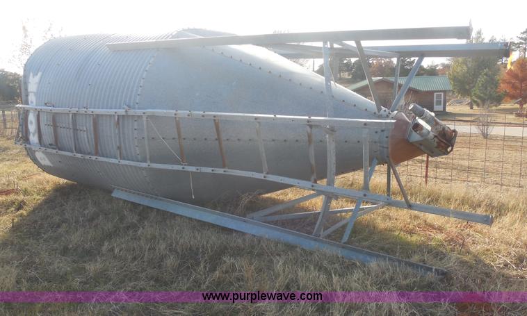 image for item F3196 Grain bin