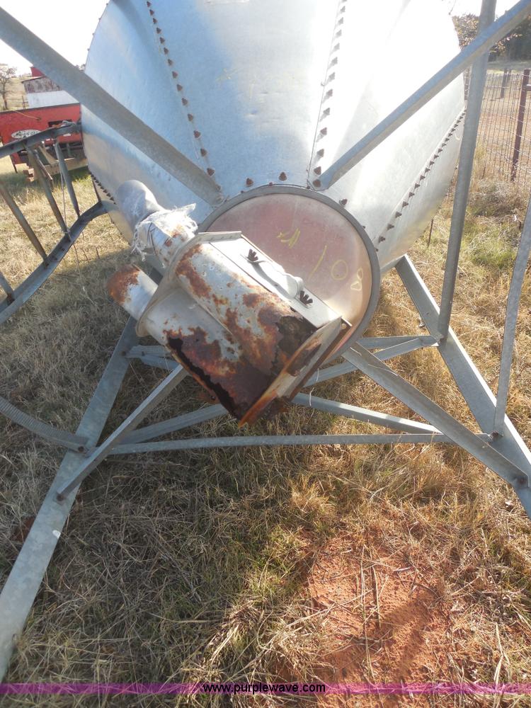 image for item F3196 Grain bin