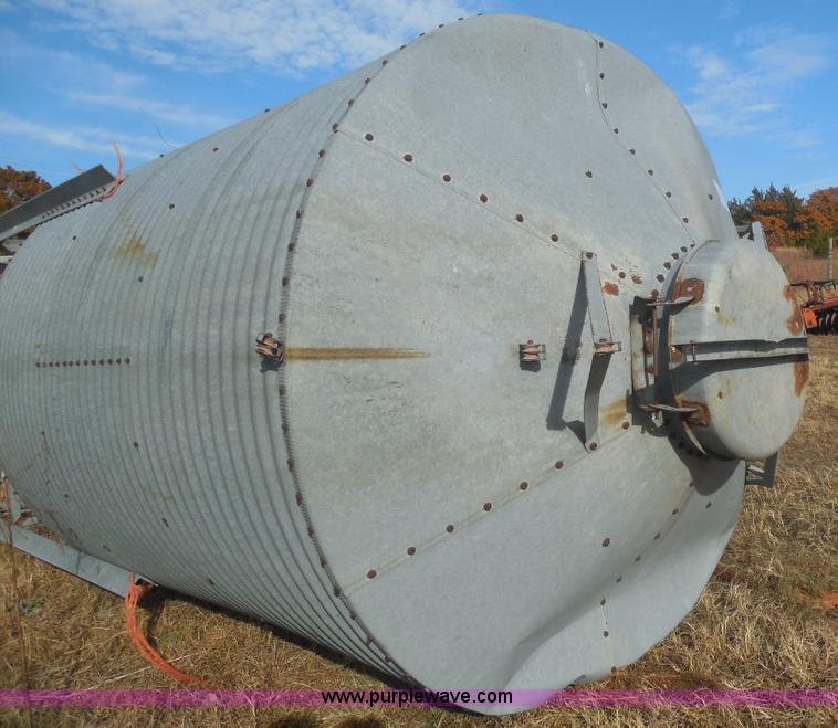 image for item F3196 Grain bin