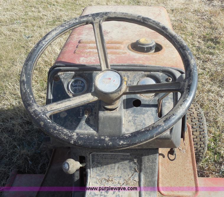 image for item F3197 Massey-Ferguson 1650 lawn mower