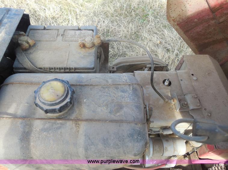 image for item F3197 Massey-Ferguson 1650 lawn mower