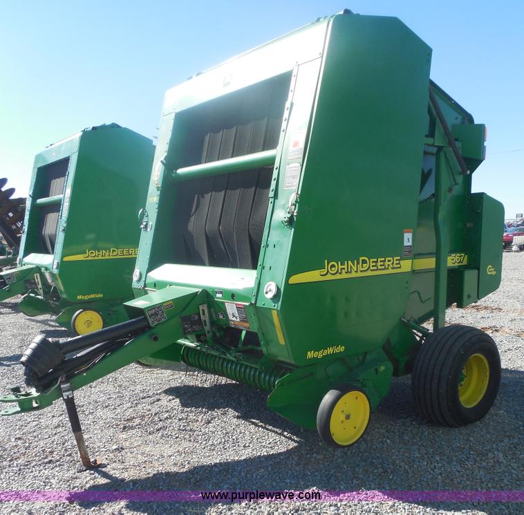 image for item F3261 2002 John Deere 567 round baler