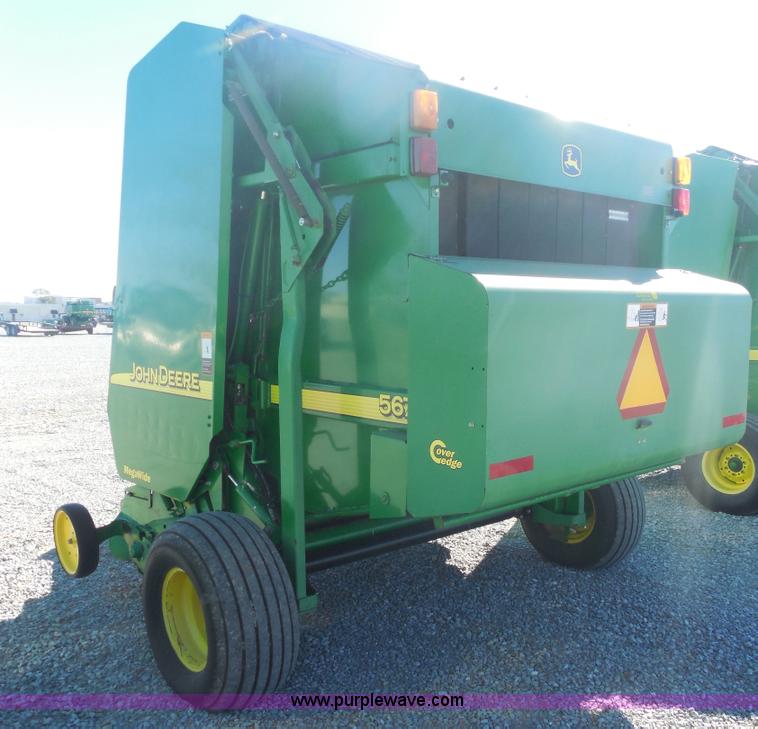image for item F3261 2002 John Deere 567 round baler