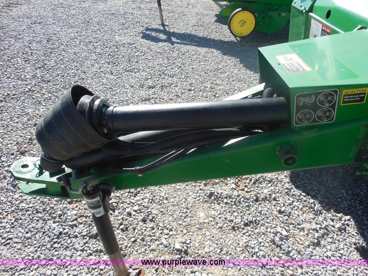 image for item F3261 2002 John Deere 567 round baler