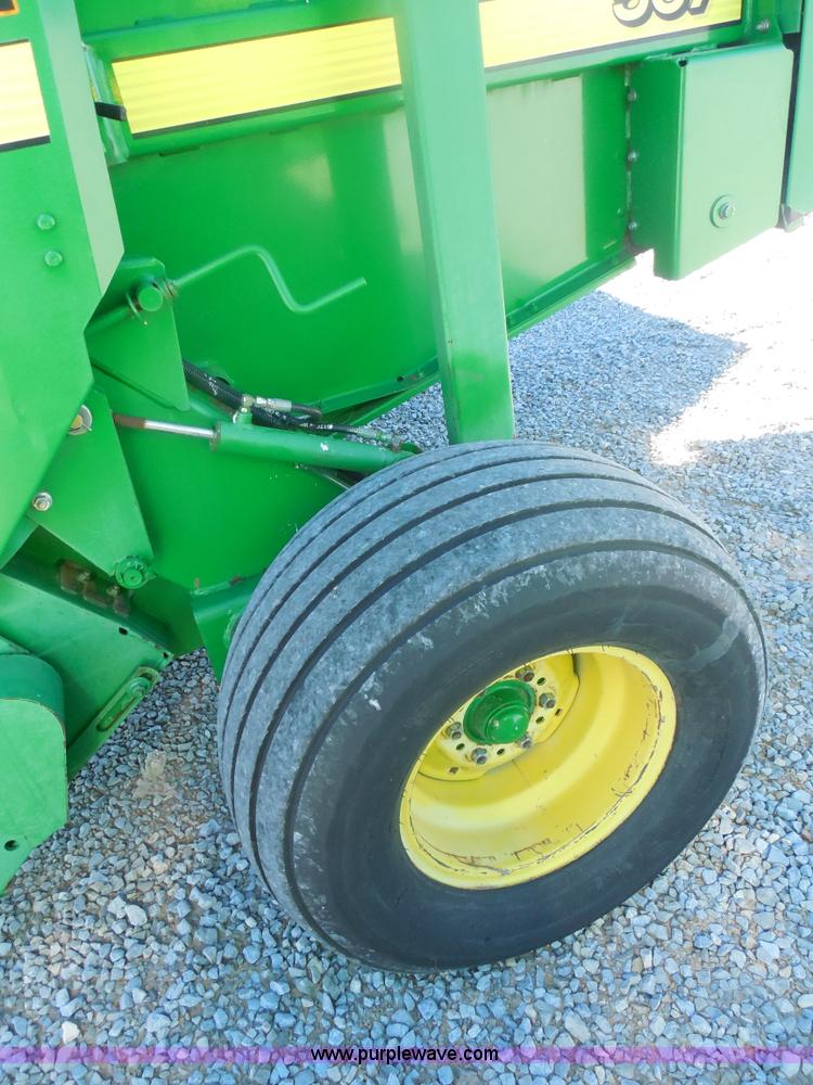 image for item F3261 2002 John Deere 567 round baler
