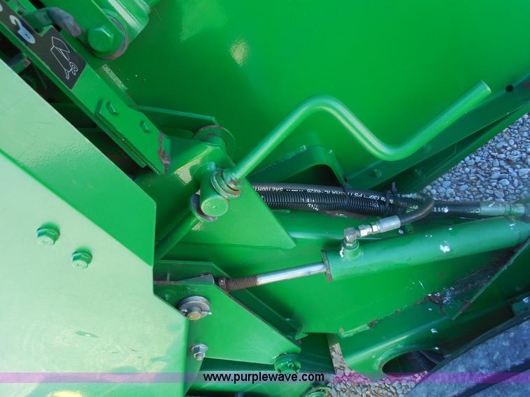 image for item F3261 2002 John Deere 567 round baler