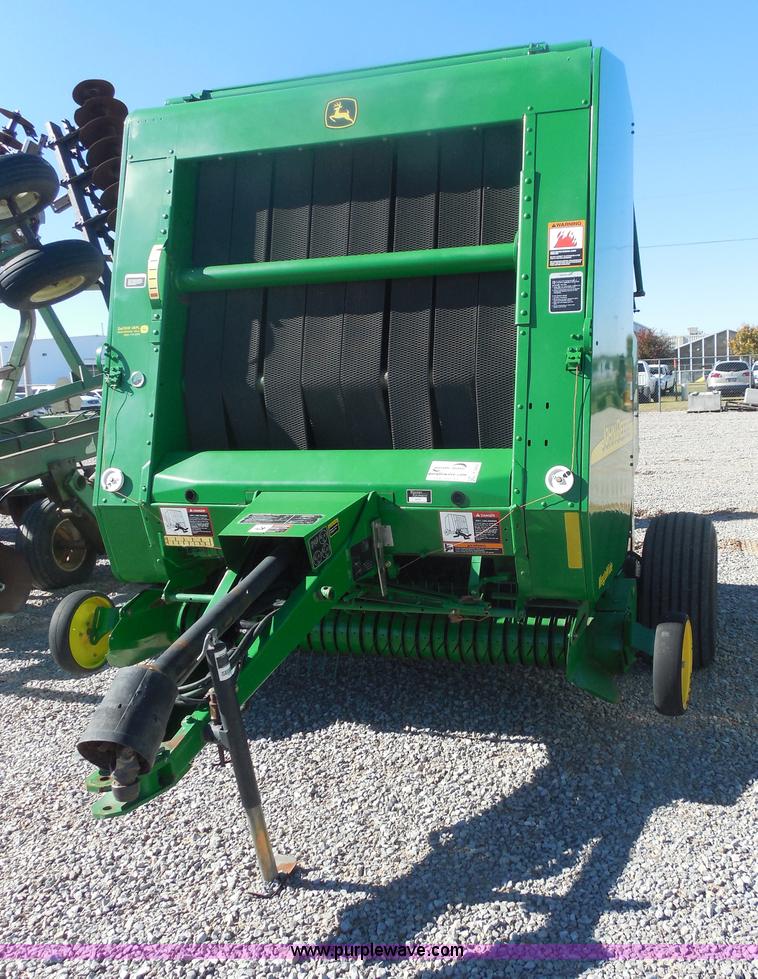 image for item F3262 2002 John Deere 567 round baler
