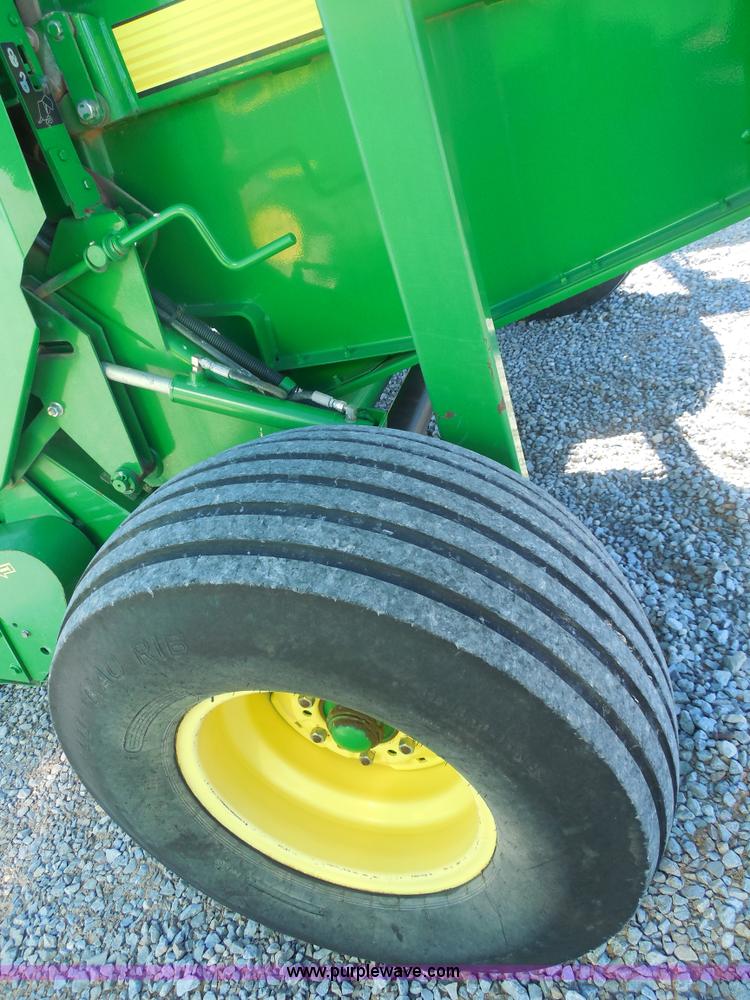 image for item F3262 2002 John Deere 567 round baler