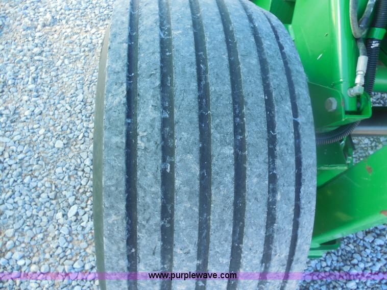 image for item F3262 2002 John Deere 567 round baler