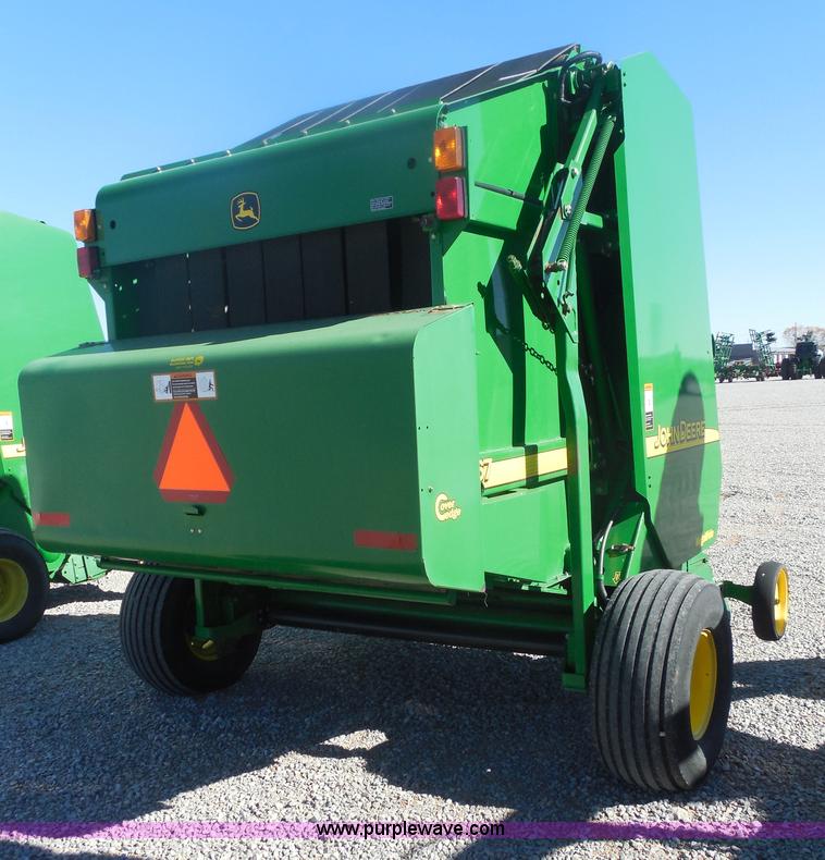 image for item F3262 2002 John Deere 567 round baler