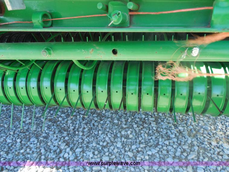 image for item F3262 2002 John Deere 567 round baler