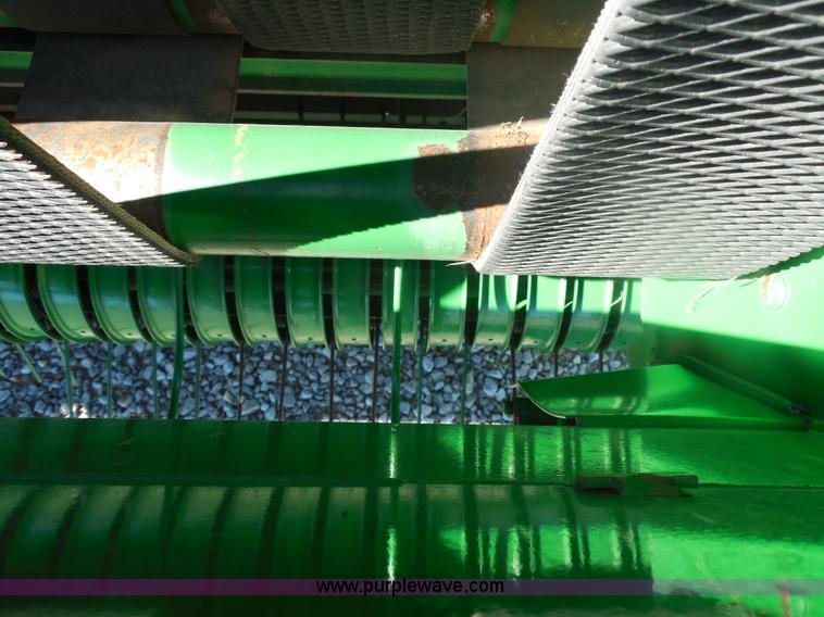 image for item F3262 2002 John Deere 567 round baler