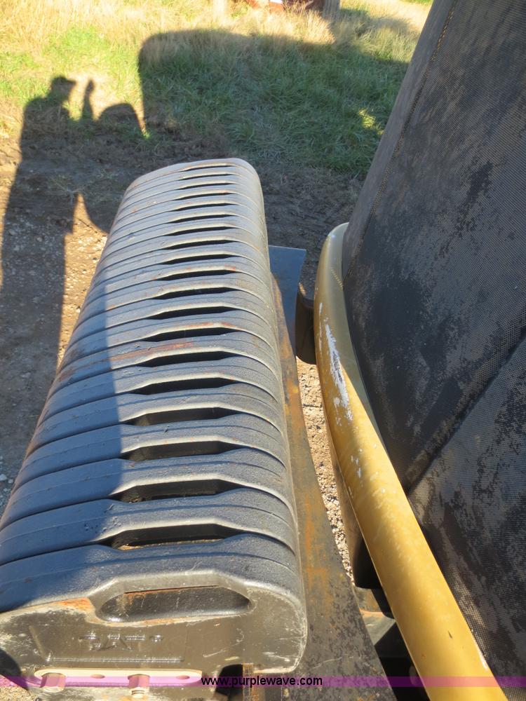 image for item F6730 1998 Caterpillar Challenger 85E tractor