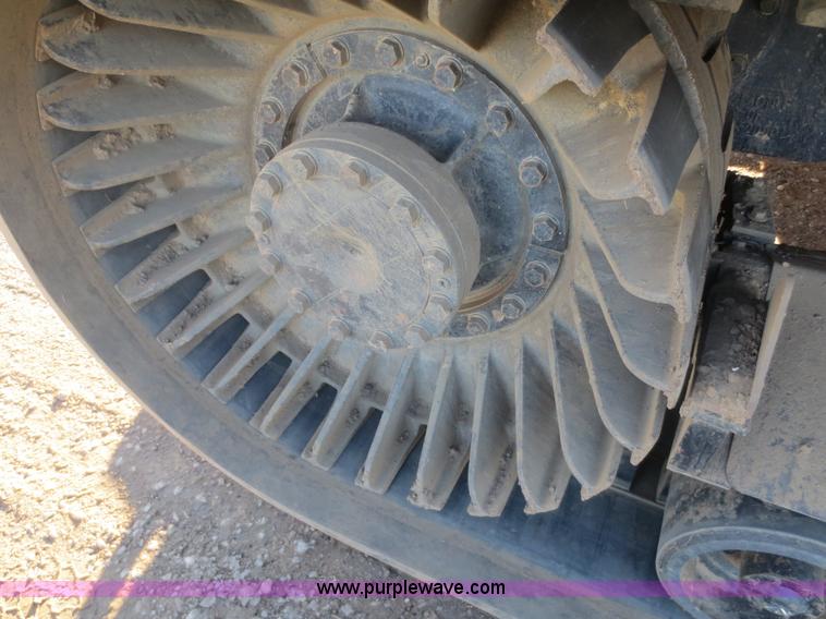 image for item F6730 1998 Caterpillar Challenger 85E tractor