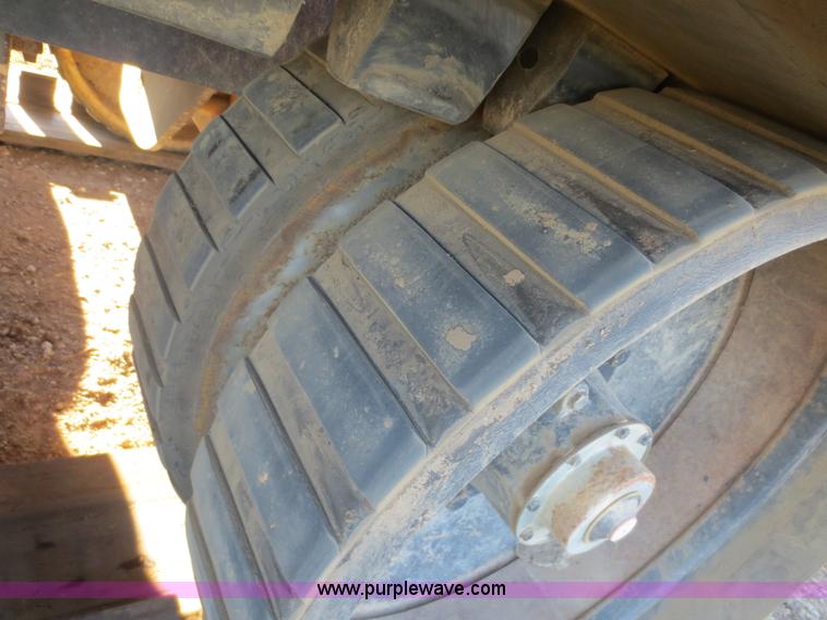 image for item F6730 1998 Caterpillar Challenger 85E tractor