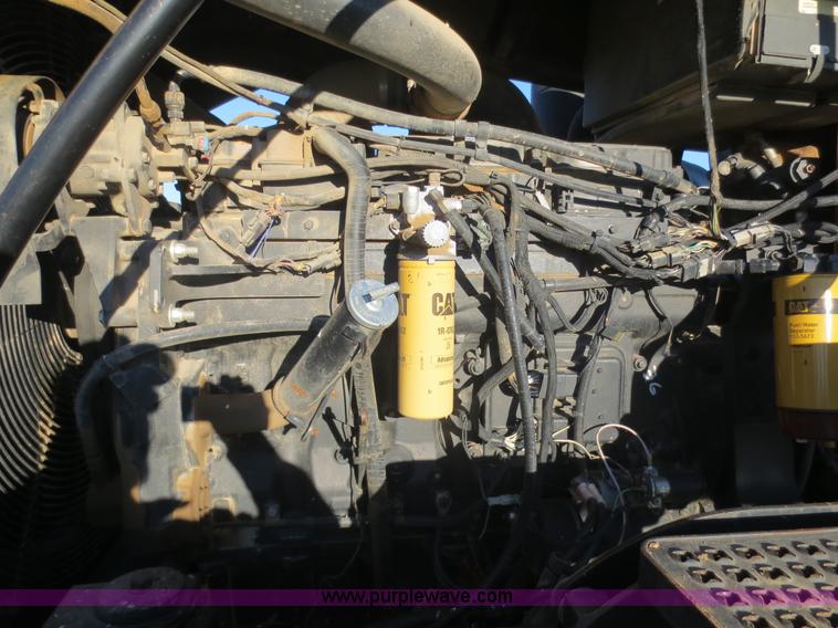 image for item F6730 1998 Caterpillar Challenger 85E tractor