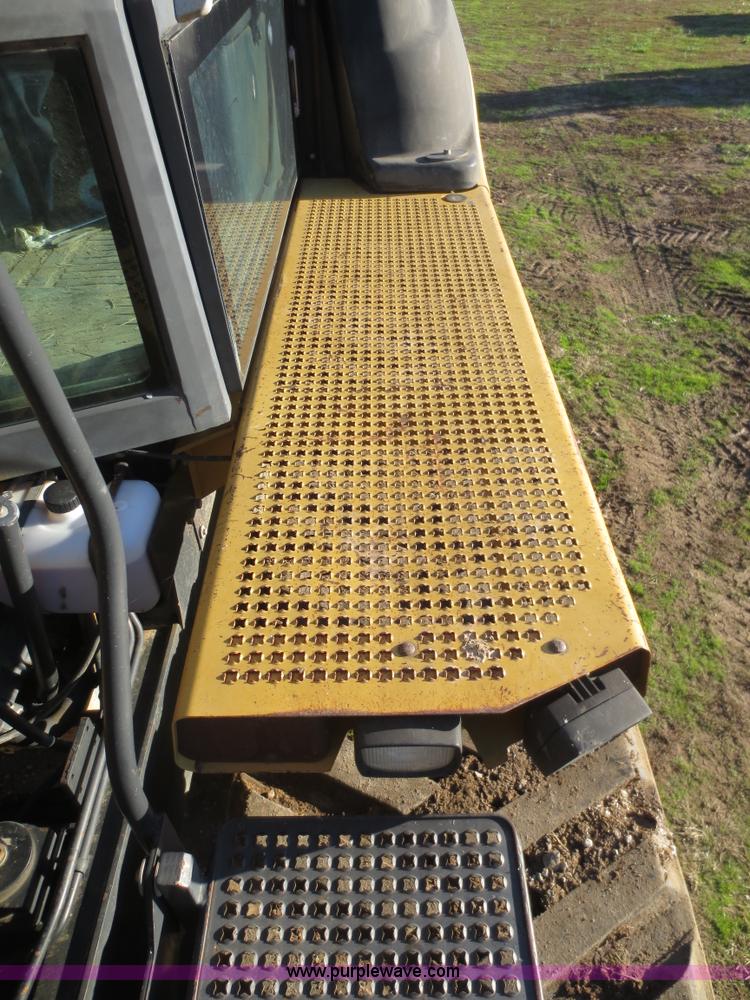 image for item F6730 1998 Caterpillar Challenger 85E tractor