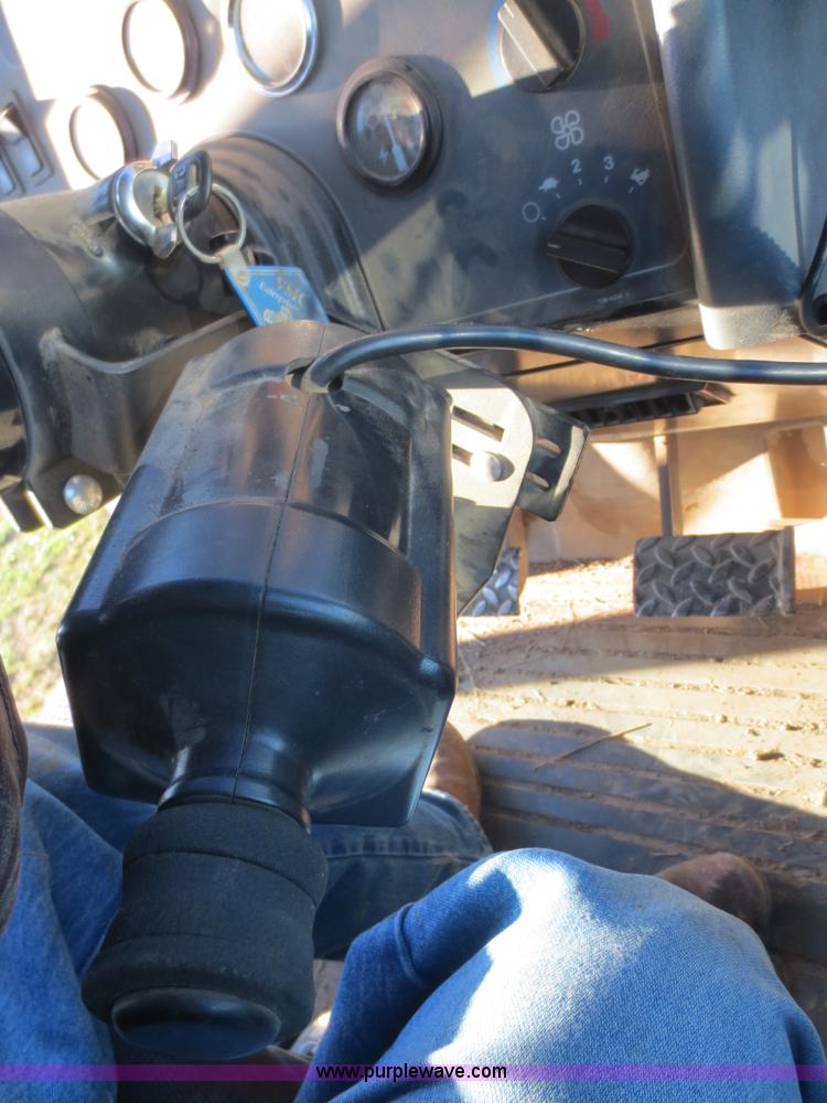 image for item F6730 1998 Caterpillar Challenger 85E tractor