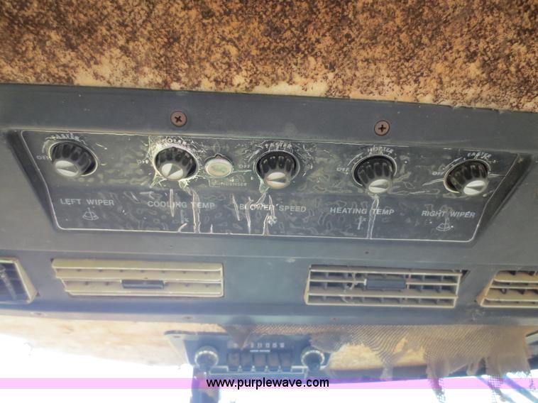 image for item F6740 1974 John Deere 4630 tractor