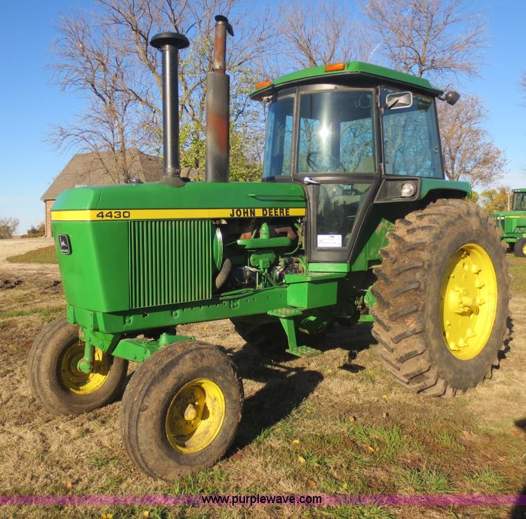 image for item F6741 1975 John Deere 4430 tractor