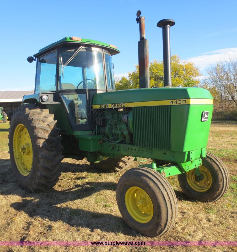 image for item F6741 1975 John Deere 4430 tractor
