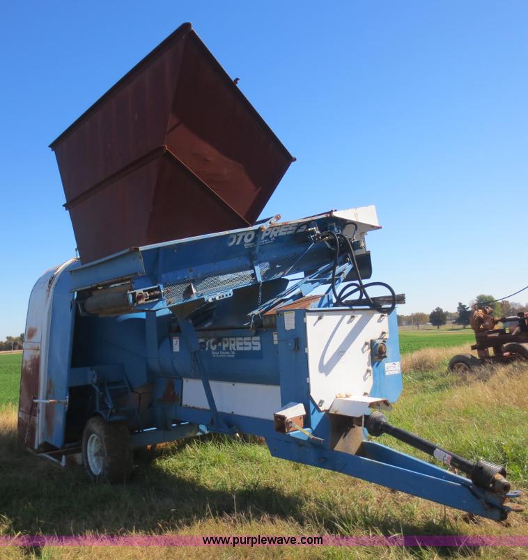 image for item F8034 Roto-Press silage bagger