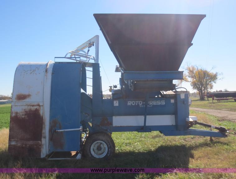 image for item F8034 Roto-Press silage bagger
