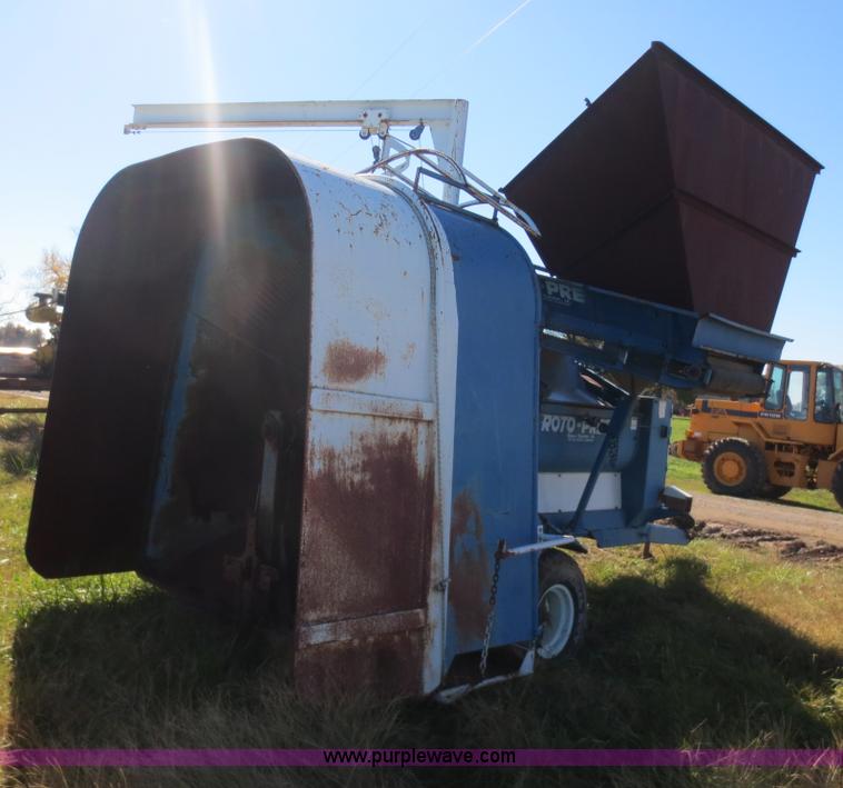 image for item F8034 Roto-Press silage bagger