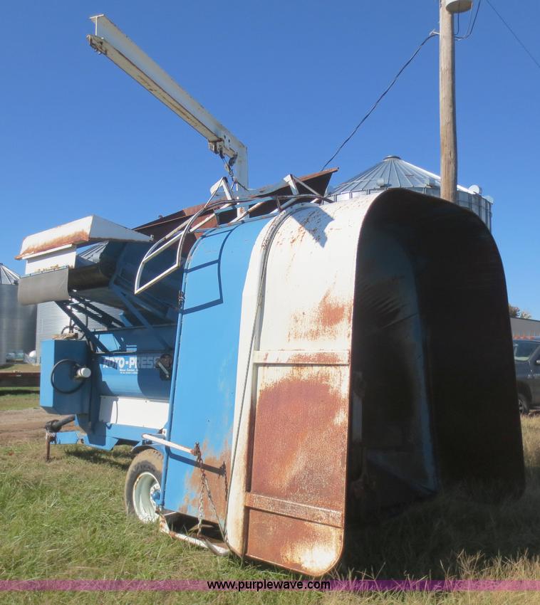 image for item F8034 Roto-Press silage bagger