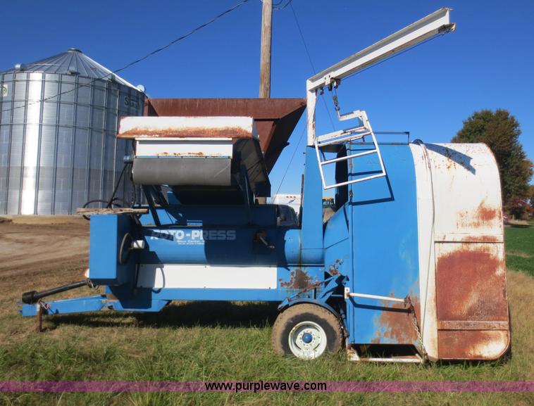 image for item F8034 Roto-Press silage bagger