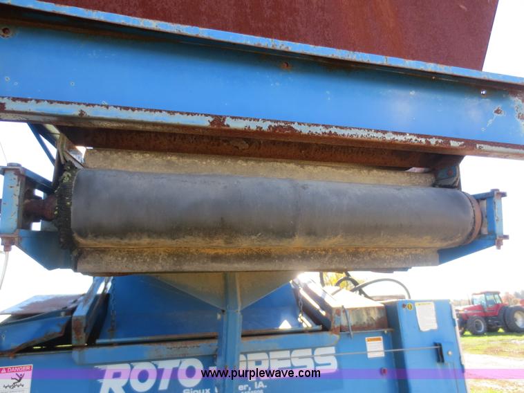 image for item F8034 Roto-Press silage bagger