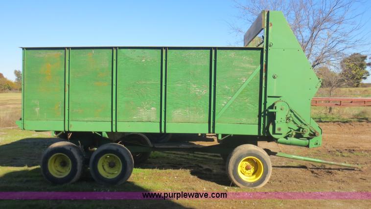 image for item F8044 Badger silage feeder