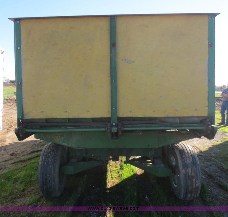 image for item F8044 Badger silage feeder