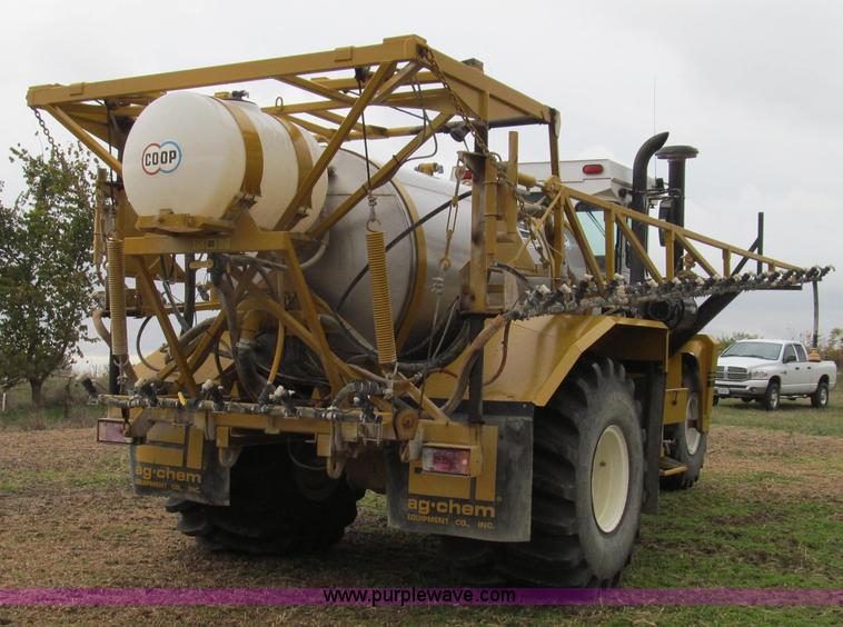 image for item G2161 1996 Ag-Chem TerraGator 1803 self-propelled sprayer floater