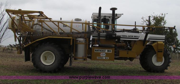 image for item G2161 1996 Ag-Chem TerraGator 1803 self-propelled sprayer floater