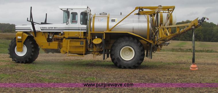 image for item G2161 1996 Ag-Chem TerraGator 1803 self-propelled sprayer floater