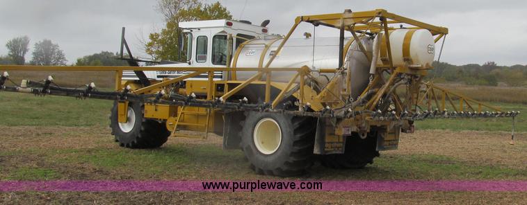 image for item G2161 1996 Ag-Chem TerraGator 1803 self-propelled sprayer floater