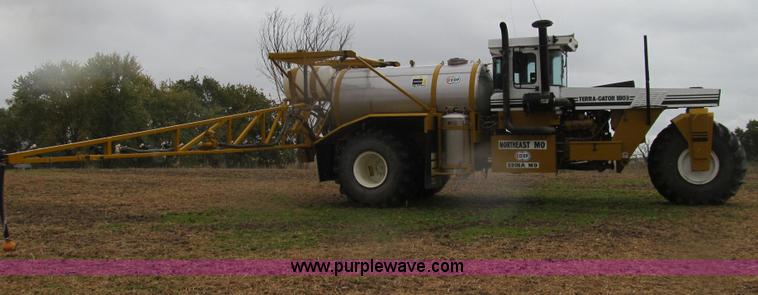 image for item G2161 1996 Ag-Chem TerraGator 1803 self-propelled sprayer floater