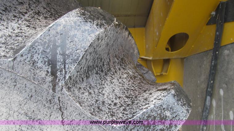 image for item G2161 1996 Ag-Chem TerraGator 1803 self-propelled sprayer floater