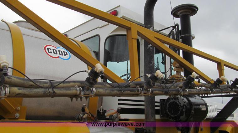 image for item G2161 1996 Ag-Chem TerraGator 1803 self-propelled sprayer floater